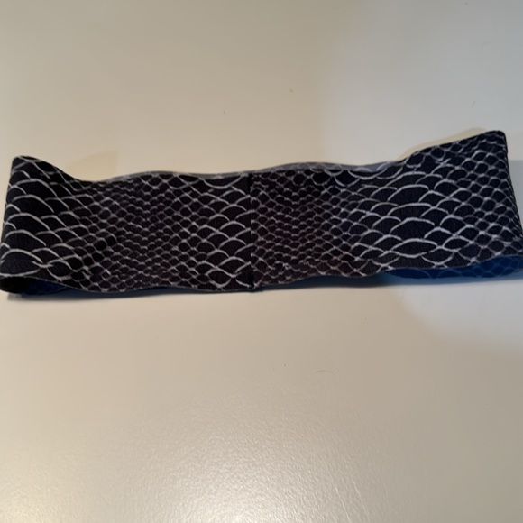 Under Armour Headband. - Picture 4 of 6